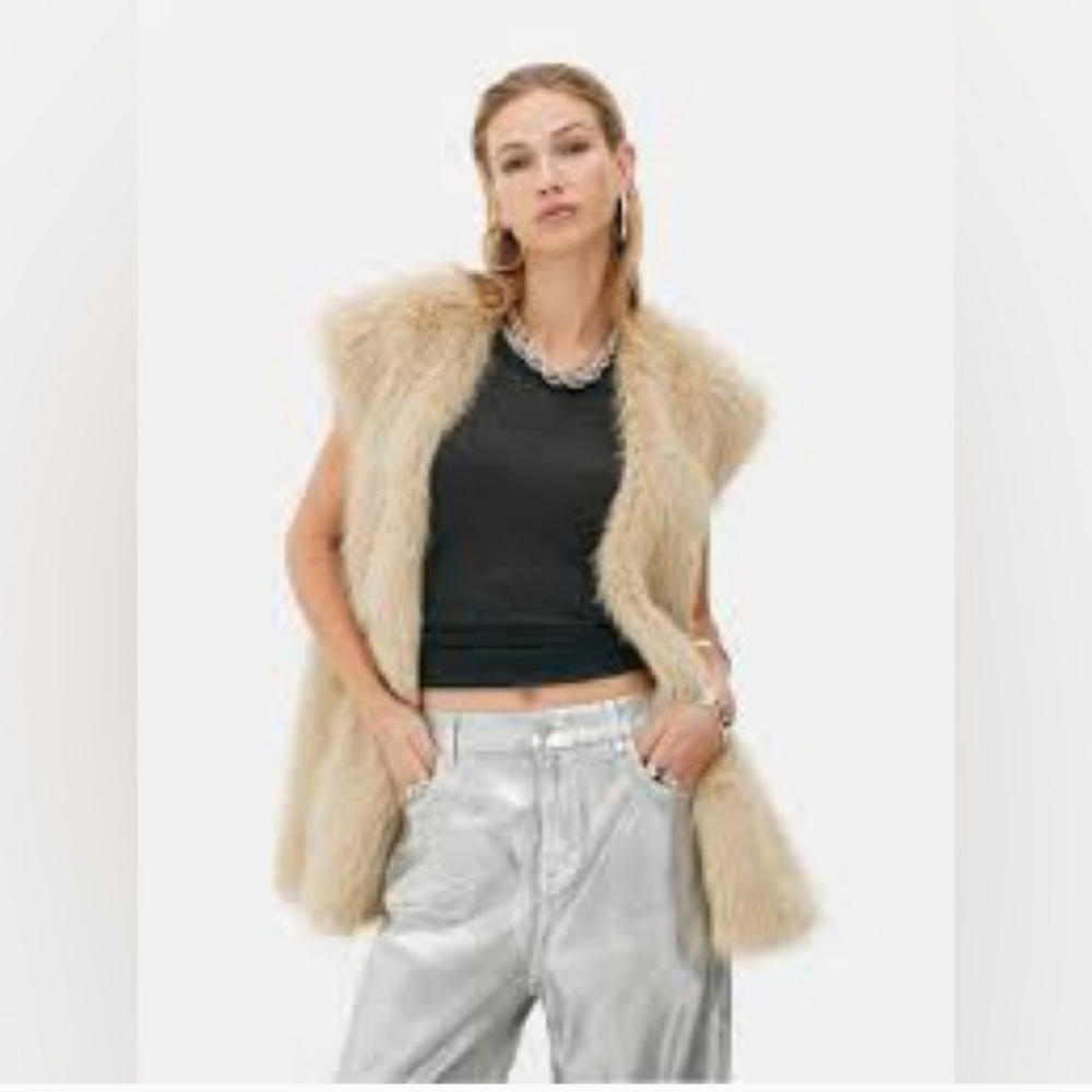 Primark Rita Ora Faux Fur Vest